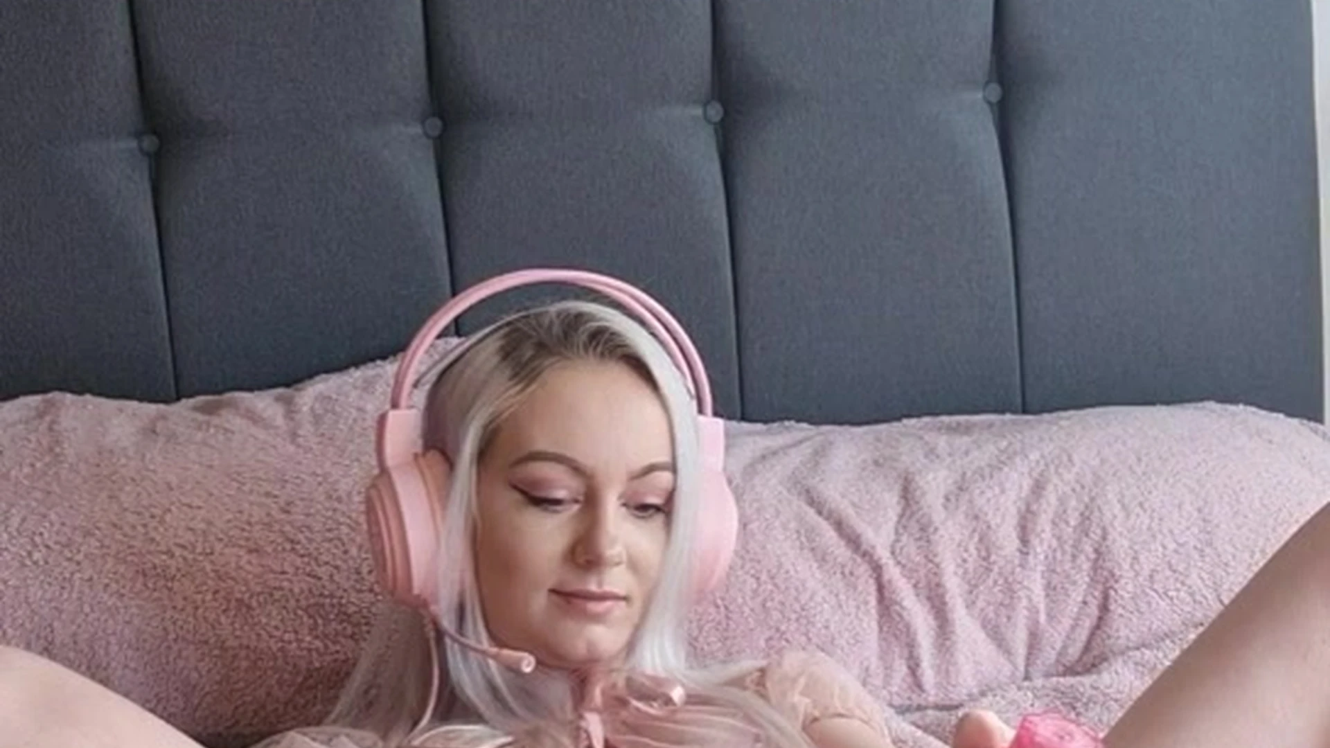 hoe Blonde chloxxhill onlyfans videos Full Movie