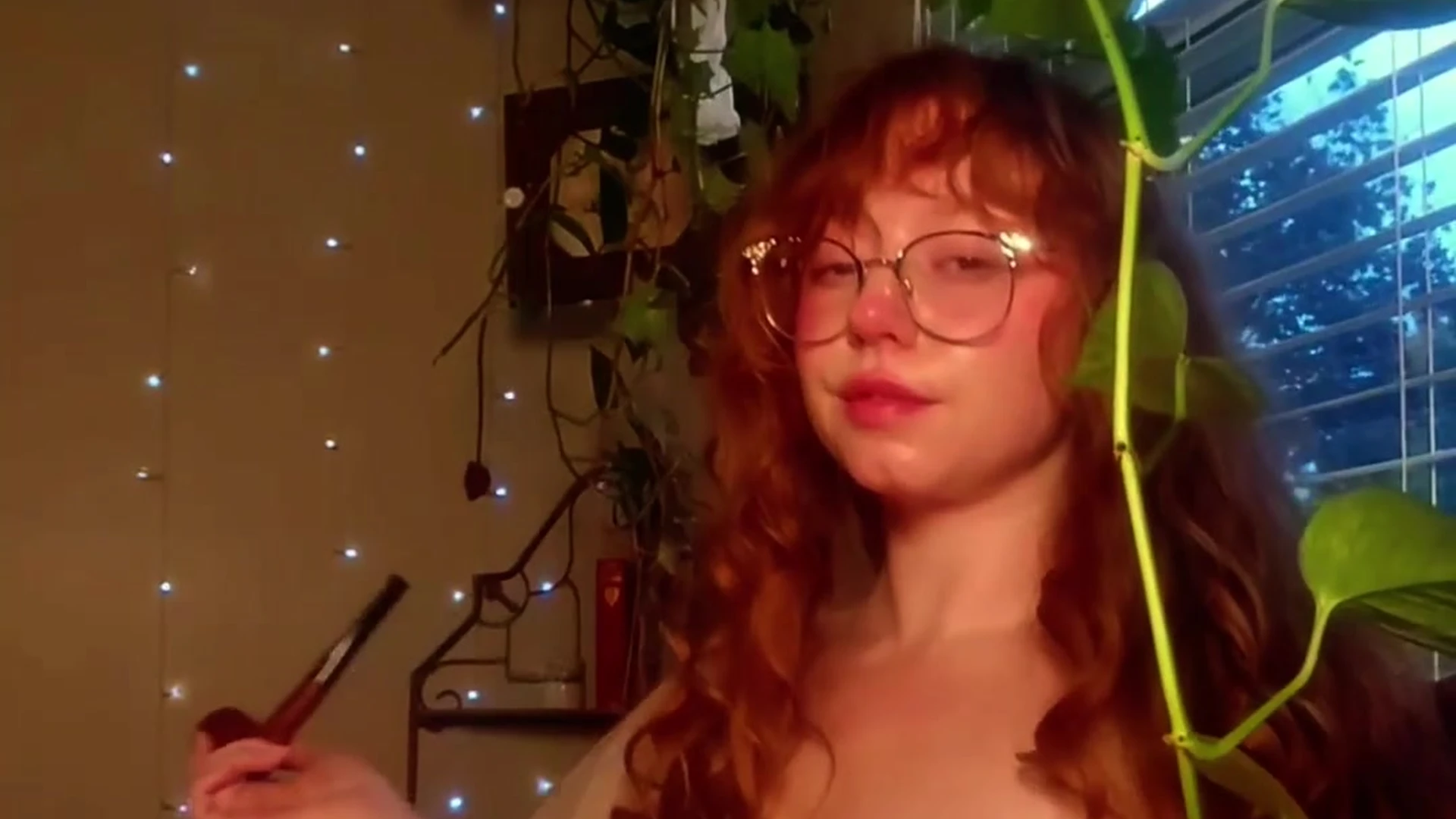 Caucasian MandyFrizzle nude porn leak full vid