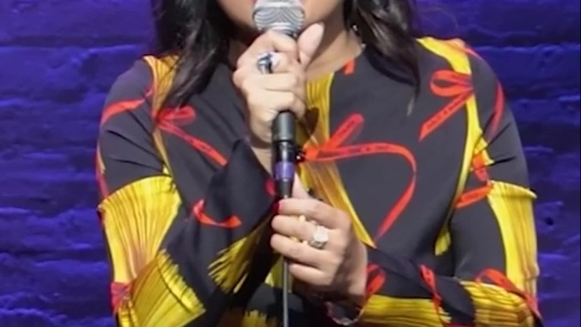 BABE sucking Natural Tits Jiaoying Summers tits