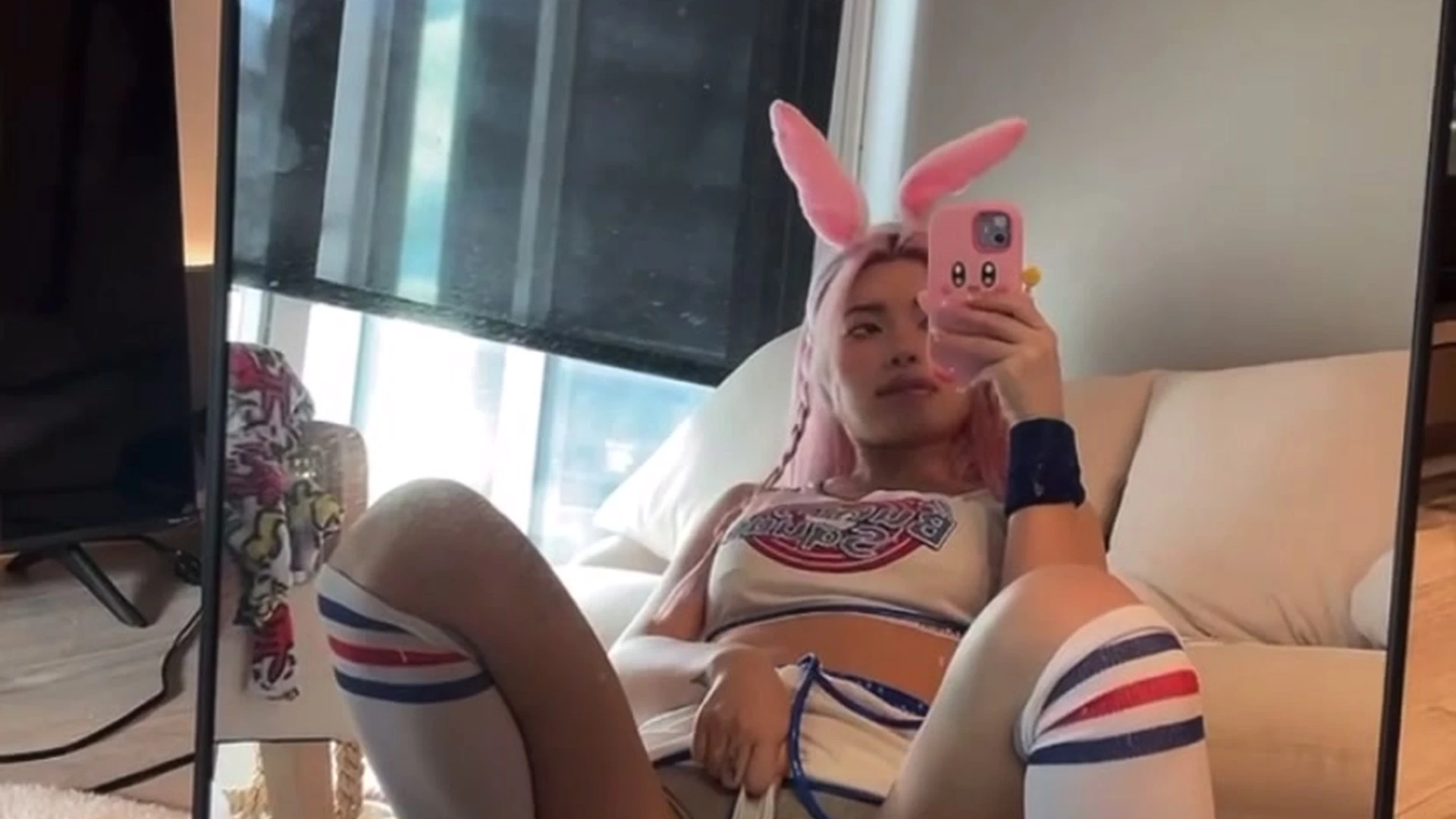 egirl sucking Busty diakimeko tits