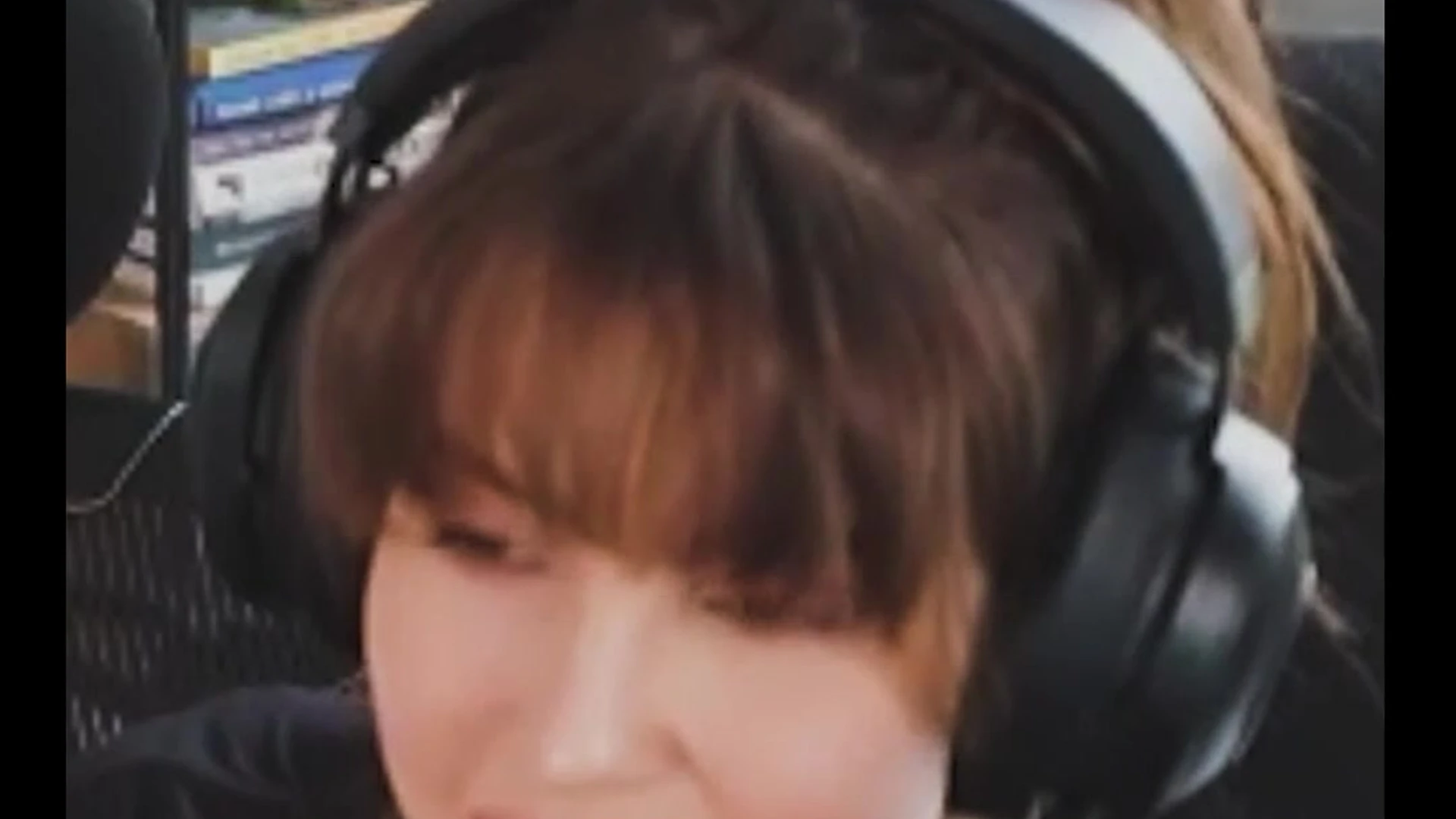 hottie sucking Petite Amanda Cerny nude porn leak