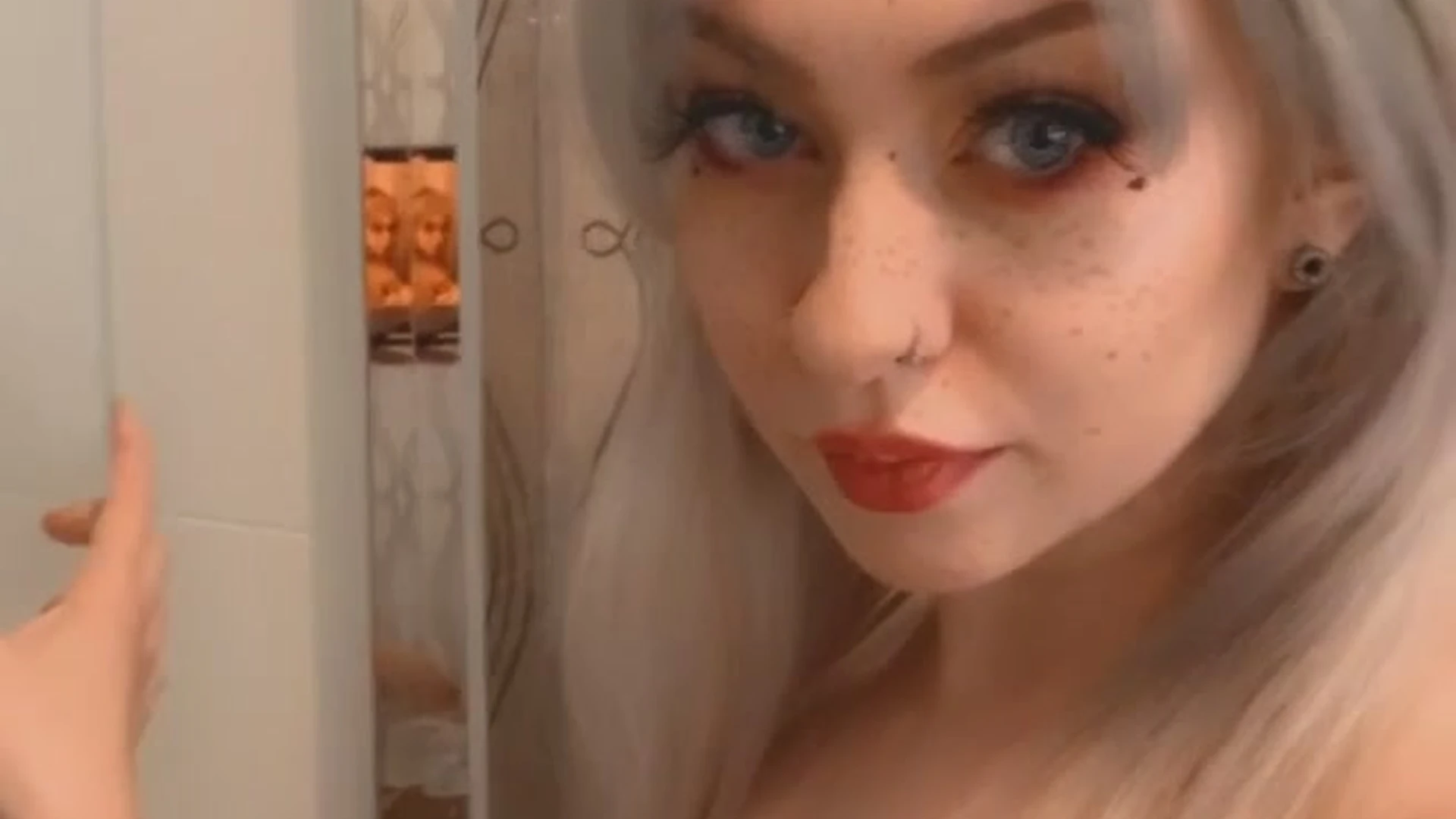 whore Luxlo pic leaks Exposed