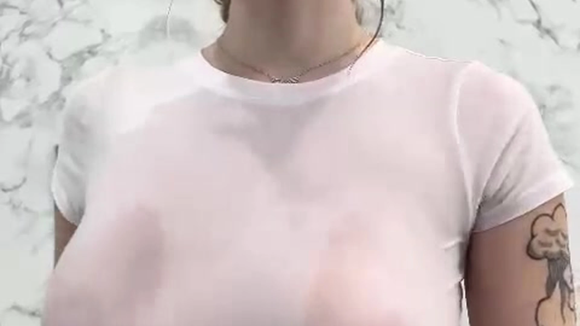 hot girl American Angel Youngs boobs