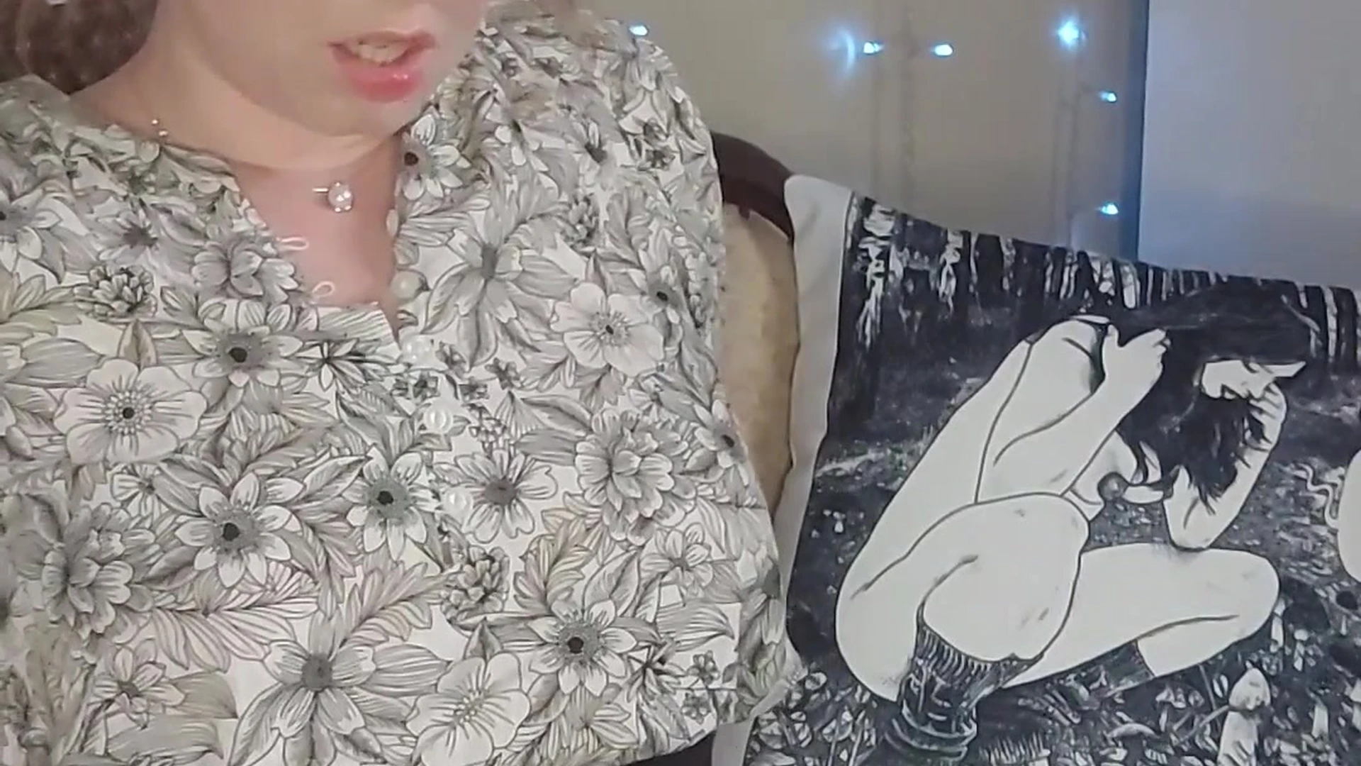 BABE Natural Boobs MandyFrizzle blowjob Sensational