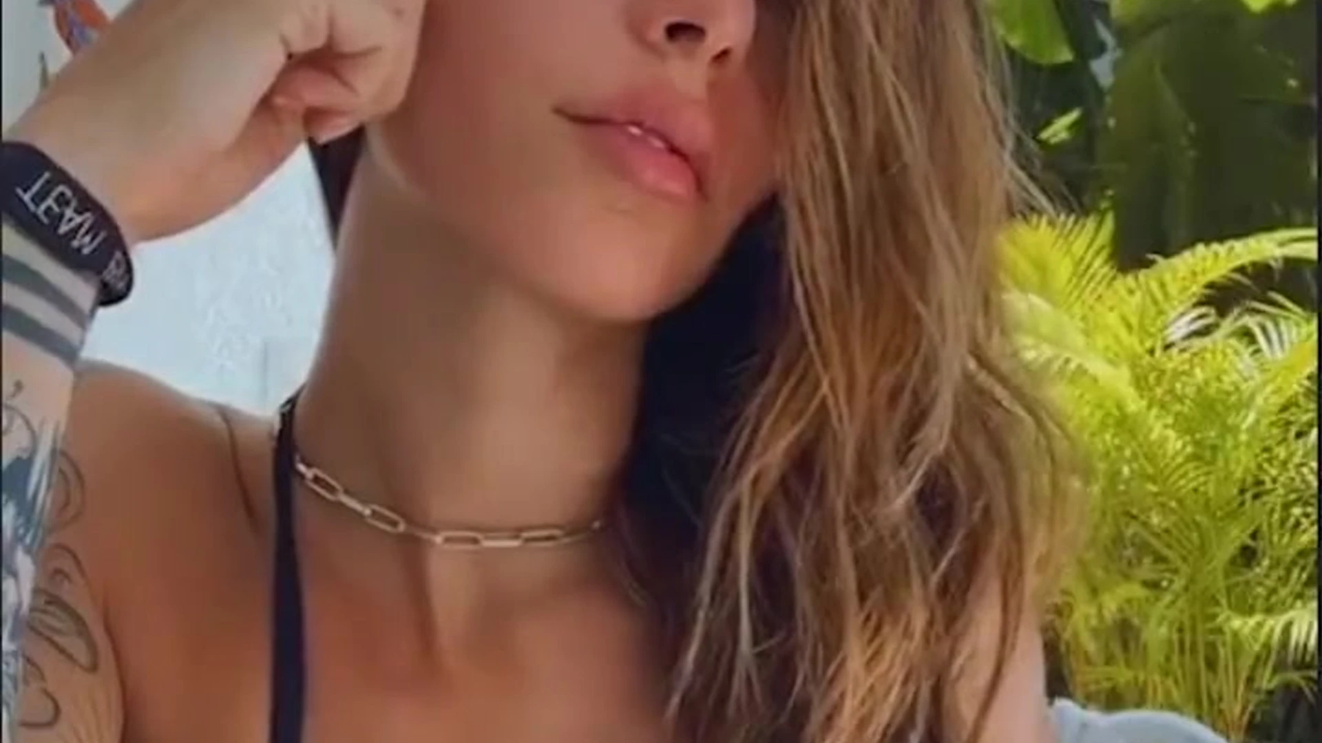 OF GIRL fake tits Melanie Pavola sex