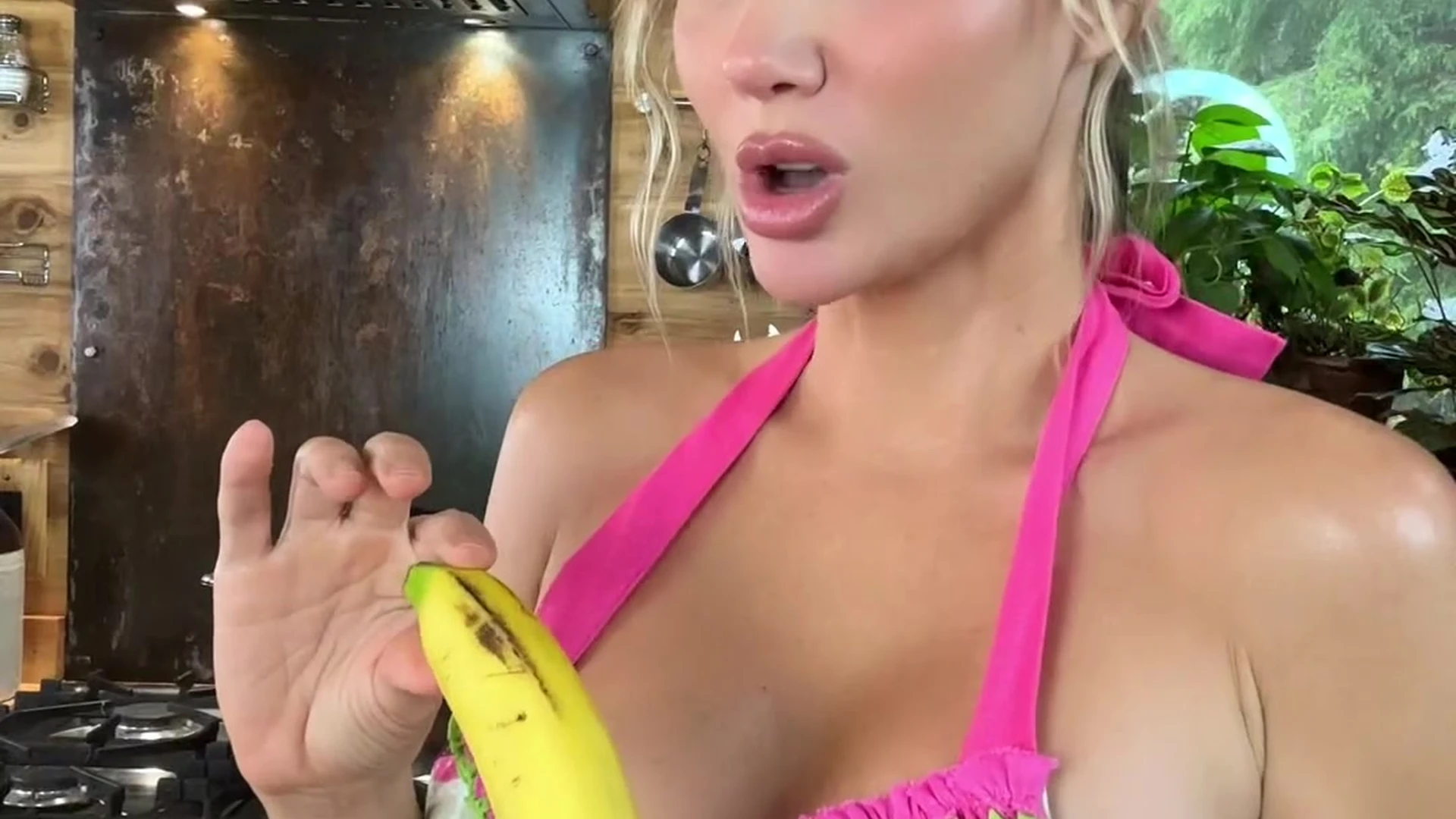 brave Blonde Sara Underwood bj Exposed