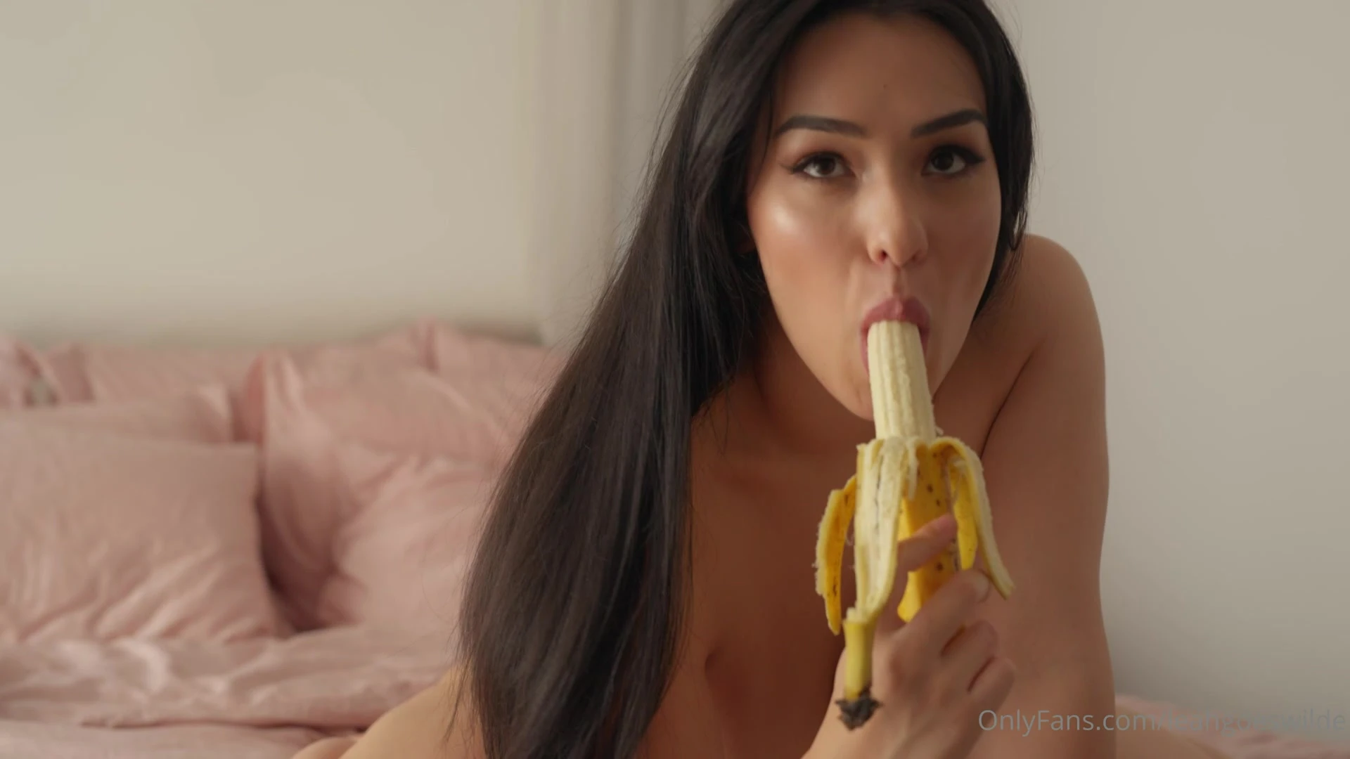 Epic egirl Busty LeahGoesWilde nude onlyfans Vid