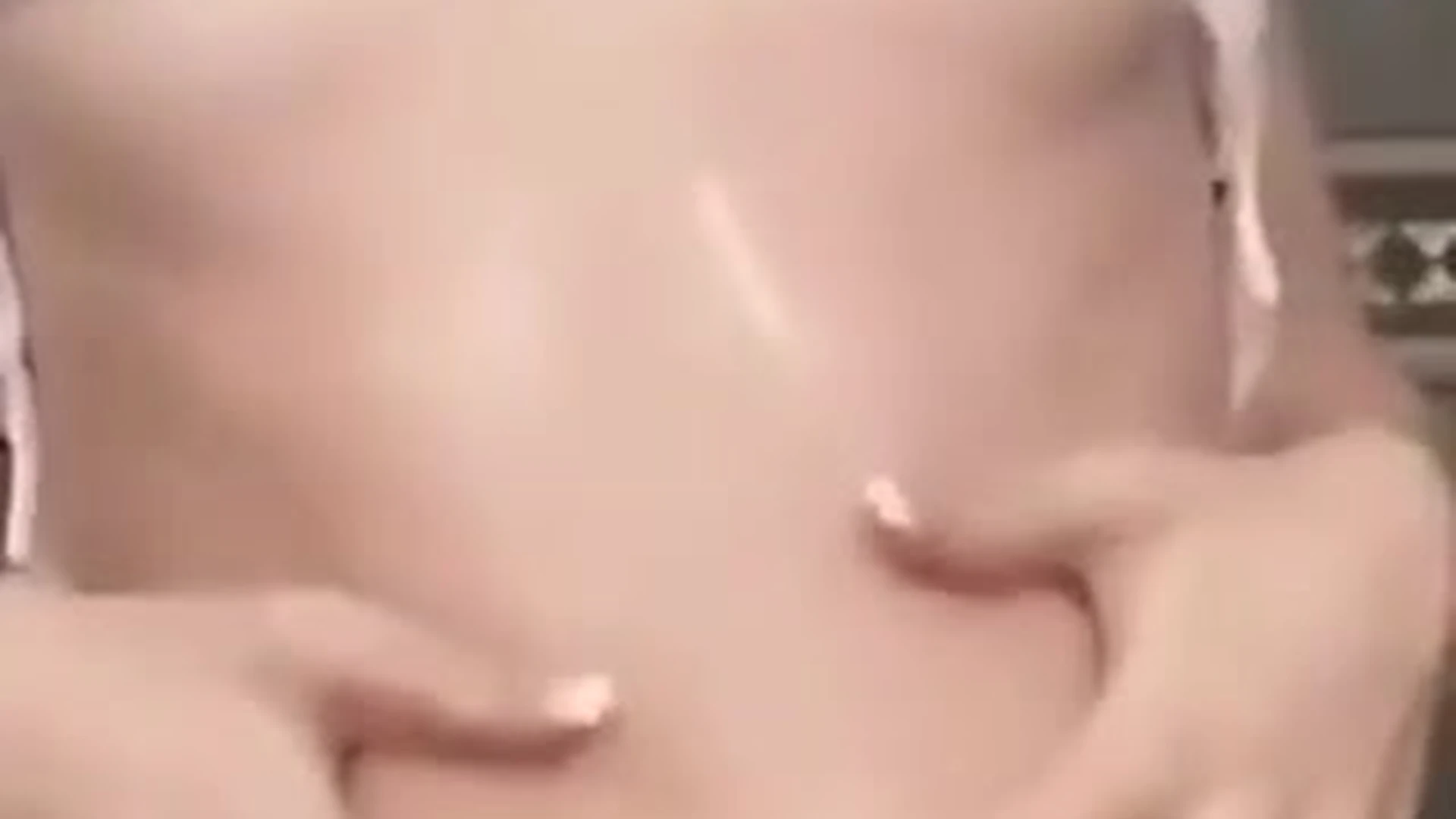 fucktoy Small Tits notdatsrs twitter Vid