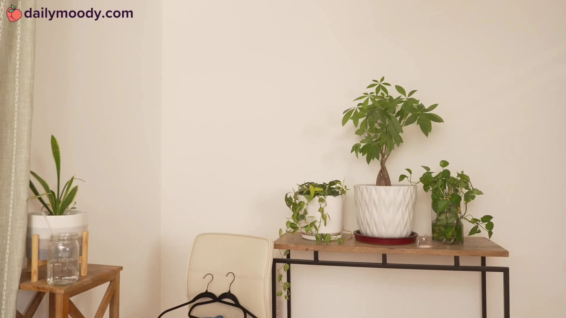 Epic Confident  Brunette Mary Moody sexy