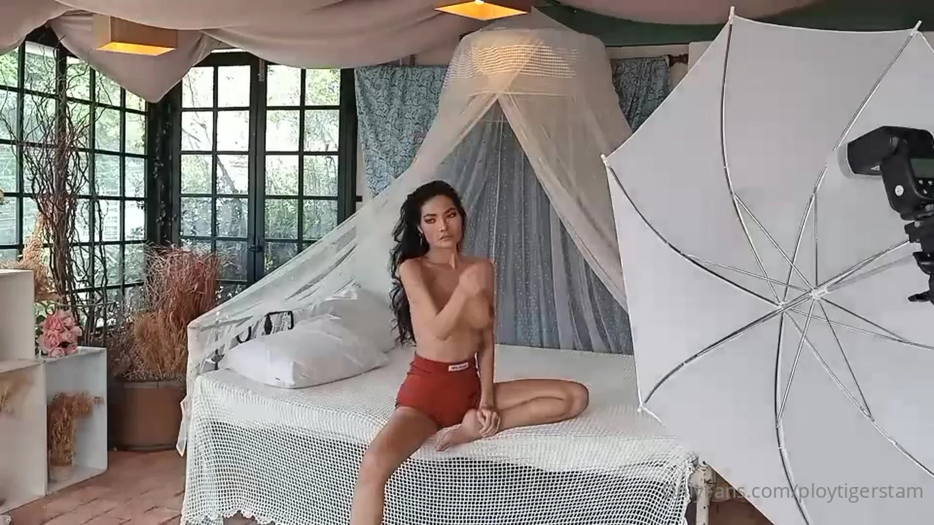 Exposed hoe Petite ploytigerstam fapello