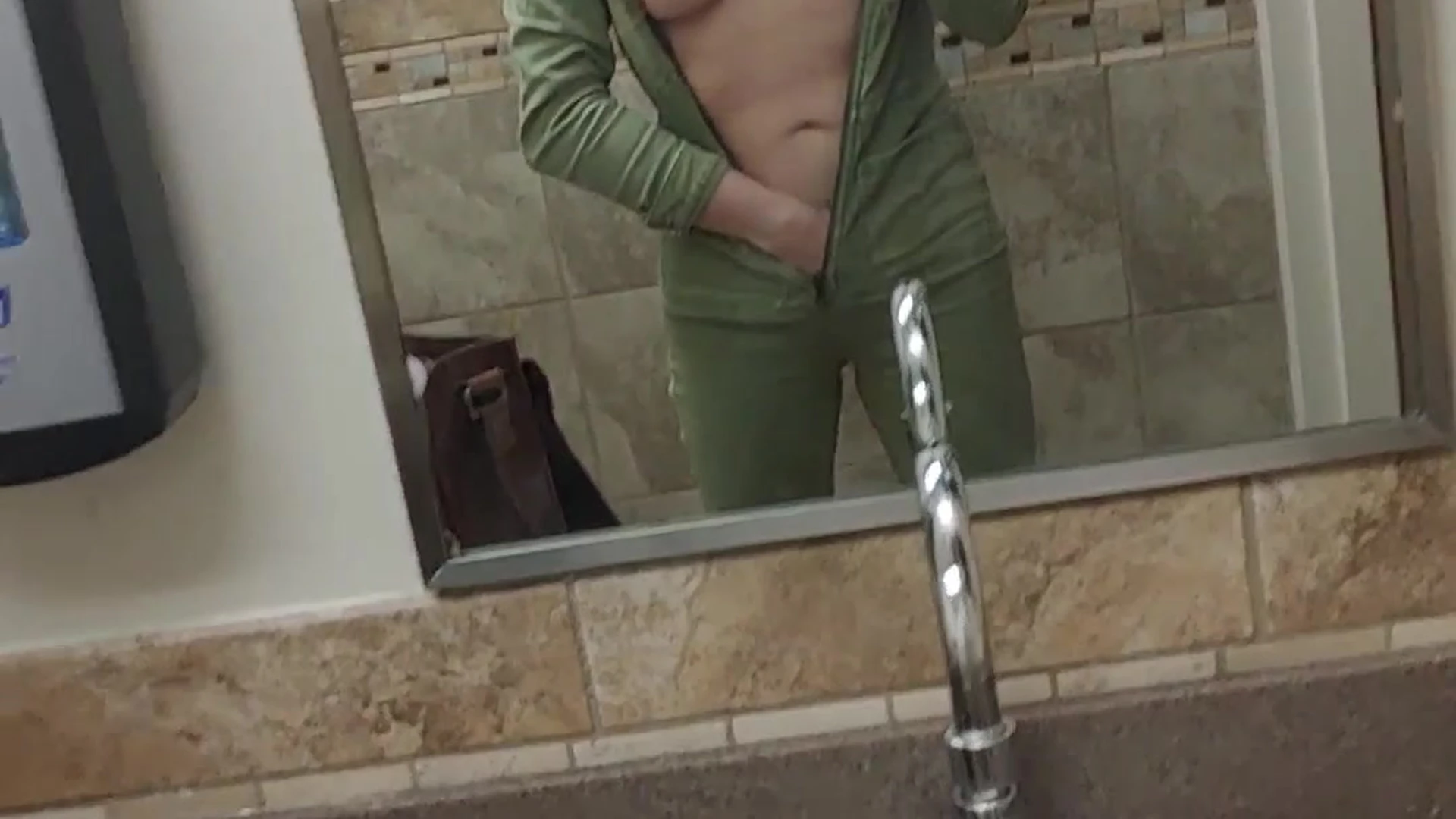 Redhead MandyFrizzle Leaked nudes Sensational